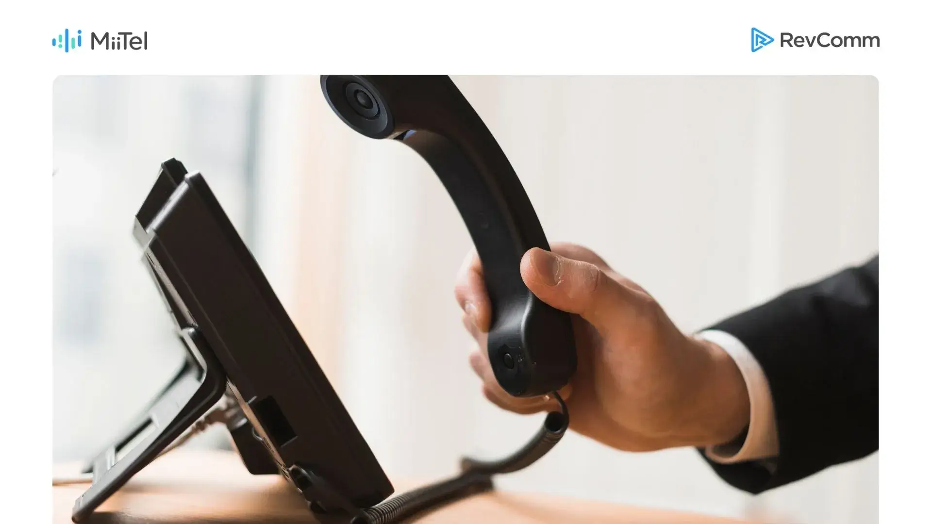 Sistem Telepon Konvensional vs VoIP, Mana Lebih Baik untuk Bisnis?
