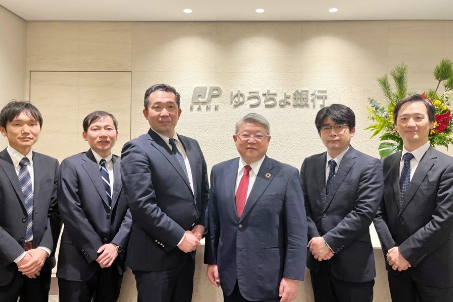 投資信託コールセンターのDX推進に、AI搭載型の音声解析クラウドIP電話サービスが大きく貢献～架電の応対品質向上支援と有事の際の分散受電体制を実現～